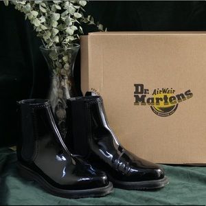 Patent Black Leather Dr. Martens. Chelsea Boot